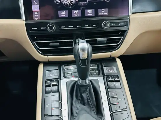 PORSCHE-MACAN-2.0 16V GASOLINA 4P AUTOMÁTICO PORSCHE-MACAN-2021