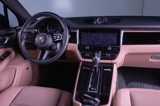 PORSCHE-MACAN-2025