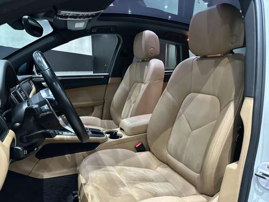 PORSCHE-MACAN-2017