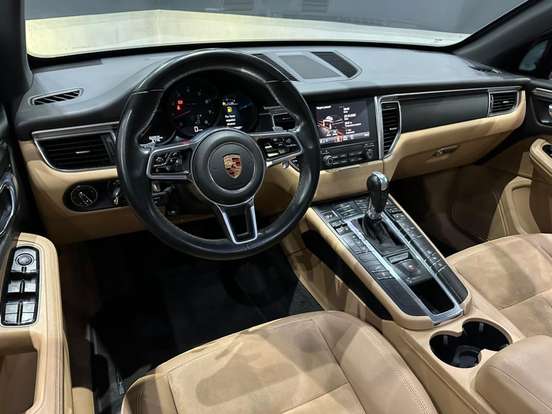 PORSCHE-MACAN-2017