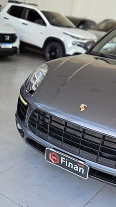 PORSCHE-MACAN-2015