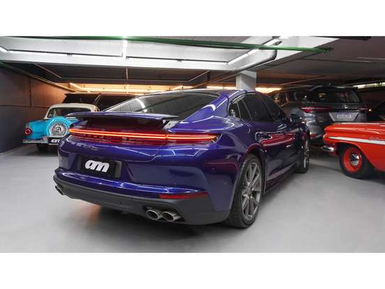 PORSCHE-PANAMERA-2024