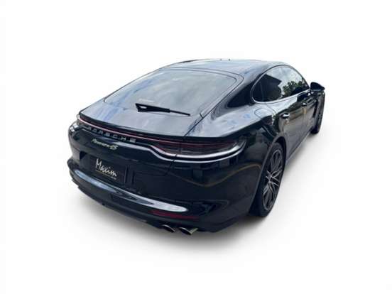 PORSCHE-PANAMERA-2023