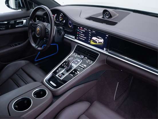 PORSCHE-PANAMERA-2023