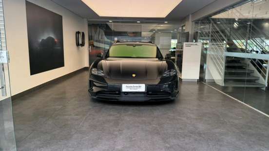 PORSCHE-TAYCAN-2025