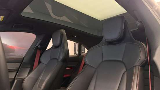 PORSCHE-TAYCAN-2025
