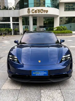 PORSCHE-TAYCAN-2023