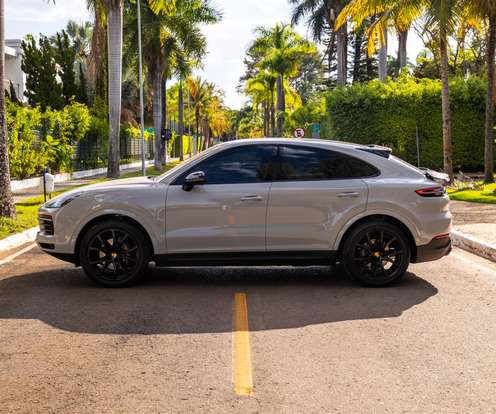 PORSCHE-CAYENNE-2020