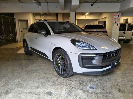 PORSCHE-MACAN-2023