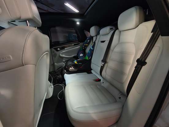 PORSCHE-MACAN-2023