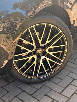 PORSCHE-MACAN-2024