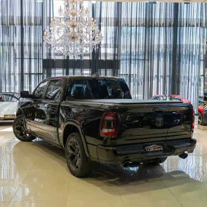 RAM-1500-5.7 V8 GASOLINA LIMITED NIGHT EDITION CD 4X4 AUTOMÁTICO RAM-1500-2023