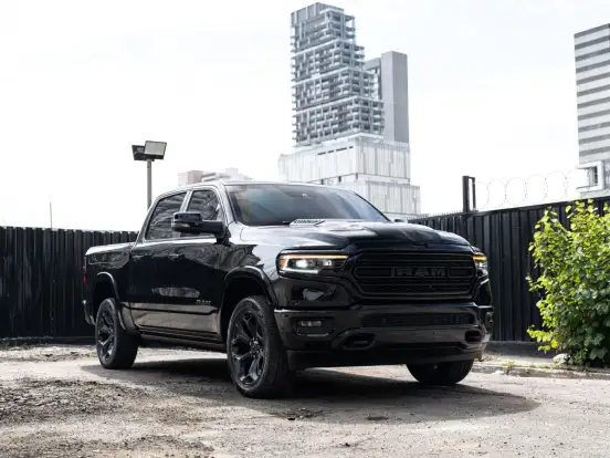 RAM-1500-5.7 V8 GASOLINA LIMITED NIGHT EDITION CD 4X4 AUTOMÁTICO RAM-1500-2023