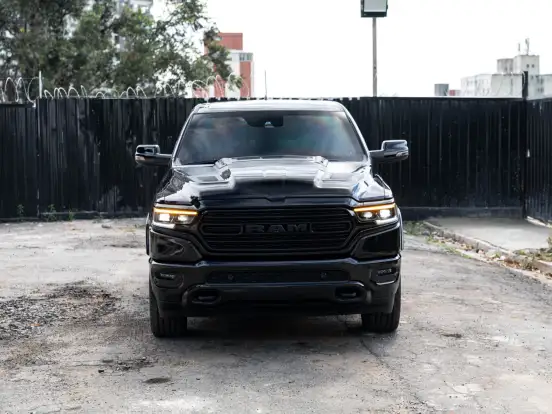 RAM-1500-5.7 V8 GASOLINA LIMITED NIGHT EDITION CD 4X4 AUTOMÁTICO RAM-1500-2023