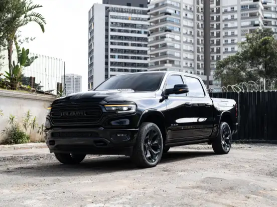 RAM-1500-5.7 V8 GASOLINA LIMITED NIGHT EDITION CD 4X4 AUTOMÁTICO RAM-1500-2023