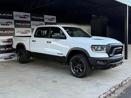 RAM-1500-5.7 V8 GASOLINA REBEL CD 4X4 AUTOMÁTICO RAM-1500-2023