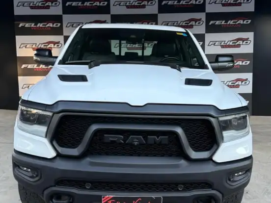 RAM-1500-5.7 V8 GASOLINA REBEL CD 4X4 AUTOMÁTICO RAM-1500-2023