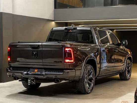 RAM-1500-5.7 V8 GASOLINA LIMITED NIGHT EDITION CD 4X4 AUTOMÁTICO RAM-1500-2023