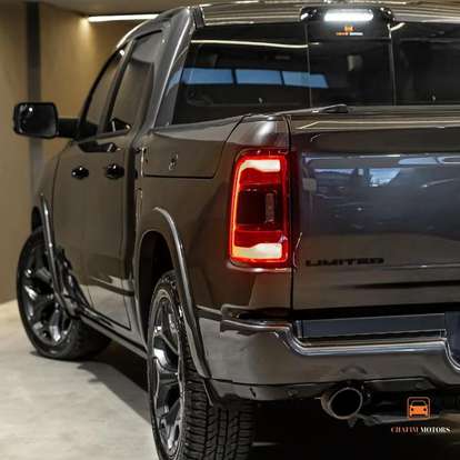 RAM-1500-5.7 V8 GASOLINA LIMITED NIGHT EDITION CD 4X4 AUTOMÁTICO RAM-1500-2023