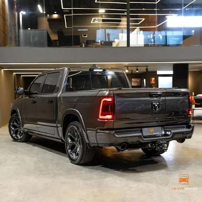 RAM-1500-5.7 V8 GASOLINA LIMITED NIGHT EDITION CD 4X4 AUTOMÁTICO RAM-1500-2023