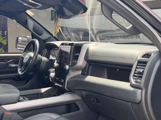 RAM-1500-5.7 V8 GASOLINA REBEL CD 4X4 AUTOMÁTICO RAM-1500-2021