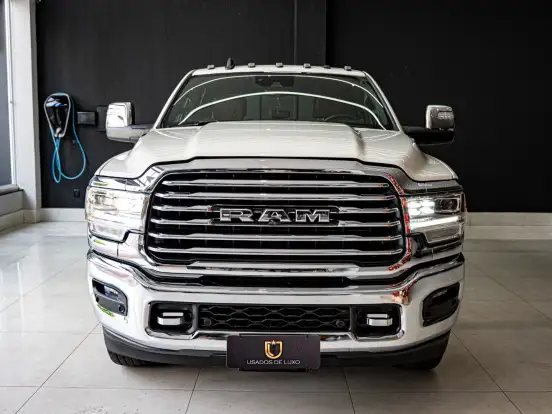 RAM-3500-6.7 I6 TURBO DIESEL LIMITED LONGHORN CD 4X4 AUTOMÁTICO RAM-3500-2024