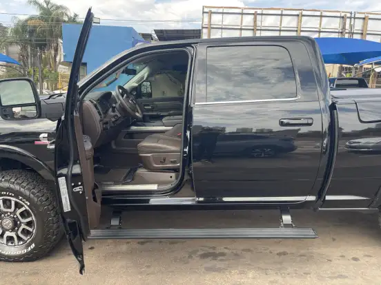 RAM-3500-6.7 I6 TURBO DIESEL LIMITED LONGHORN CD 4X4 AUTOMÁTICO RAM-3500-2025