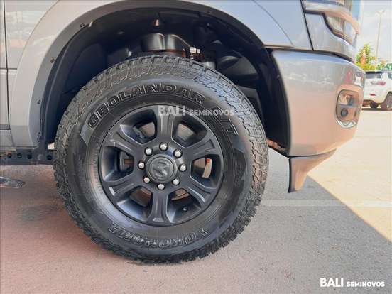 RAM-3500-6.7 I6 TURBO DIESEL LARAMIE NIGHT EDITION CD 4X4 AUTOMÁTICO RAM-3500-2022