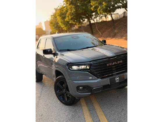 RAM RAMPAGE 2.0 HURRICANE 4 TURBO GASOLINA R/T 4X4 AUTOMÁTICO