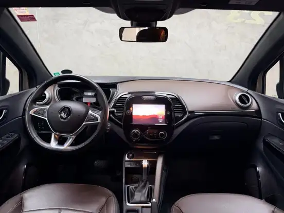 RENAULT-CAPTUR-2022