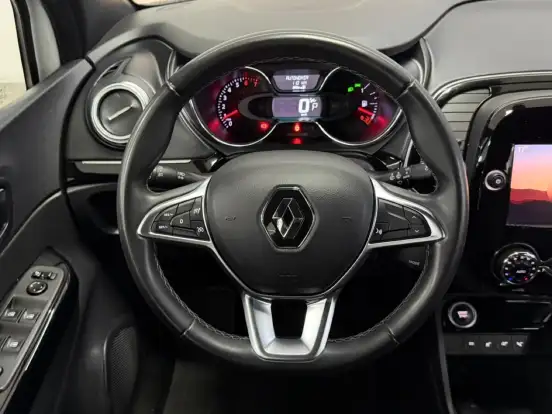 RENAULT-CAPTUR-2021