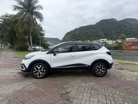 RENAULT-CAPTUR-2021