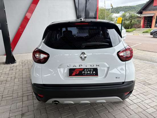 RENAULT-CAPTUR-2021