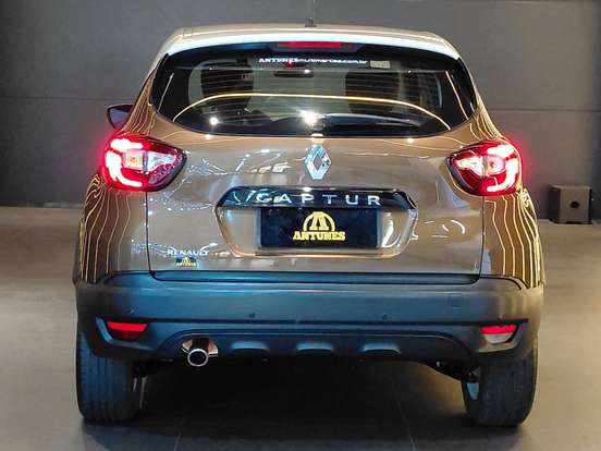 RENAULT-CAPTUR-2018