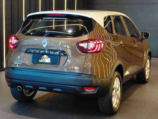 RENAULT-CAPTUR-2018