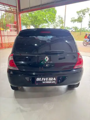 RENAULT-CLIO-2016