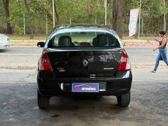 RENAULT-CLIO-2006