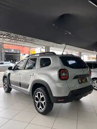 RENAULT-DUSTER-2022