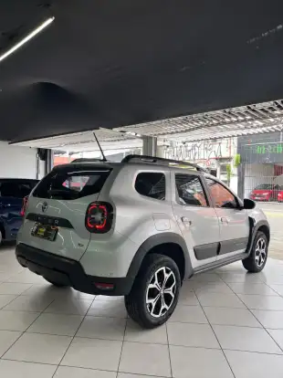 RENAULT-DUSTER-2022