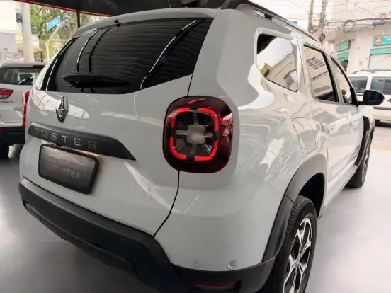 RENAULT-DUSTER-2023