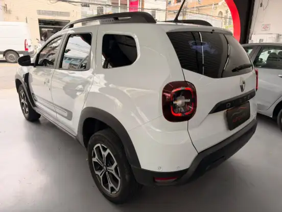 RENAULT-DUSTER-2023