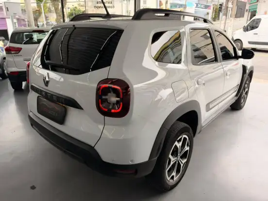 RENAULT-DUSTER-2023