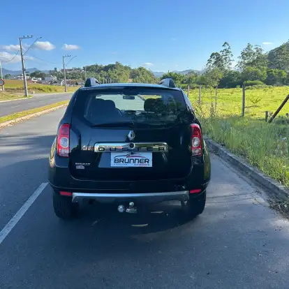 RENAULT-DUSTER-2013