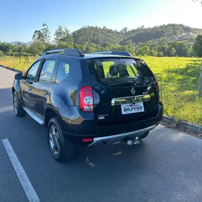 RENAULT-DUSTER-2013