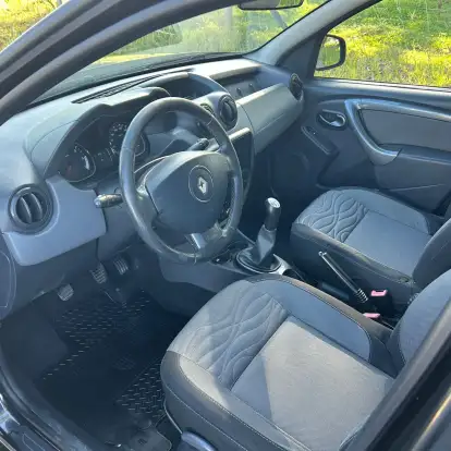 RENAULT-DUSTER-2013