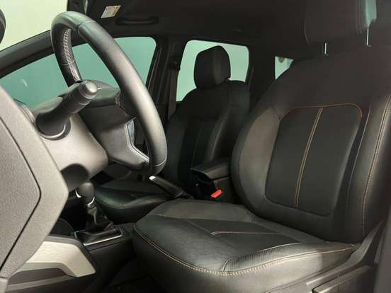 RENAULT-DUSTER-2024