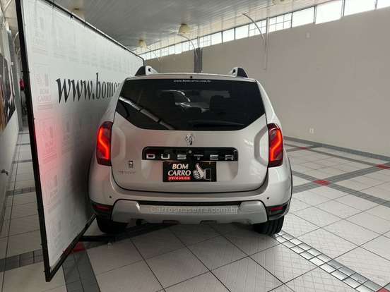 RENAULT-DUSTER-2018