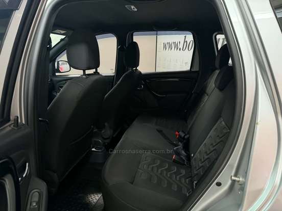 RENAULT-DUSTER-2018