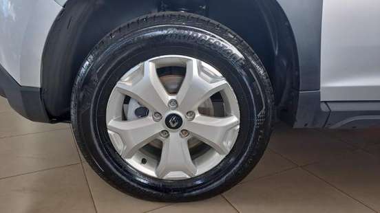 RENAULT-DUSTER-2025