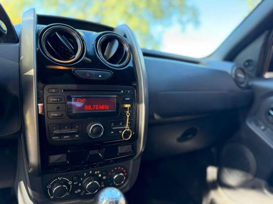 RENAULT-DUSTER-2015